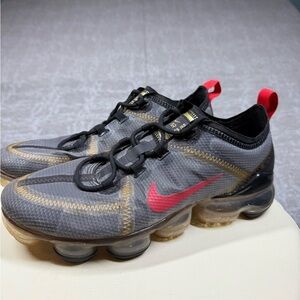 Nike Air VaporMax black Metallic Running Active Sneaker Womens Size 8